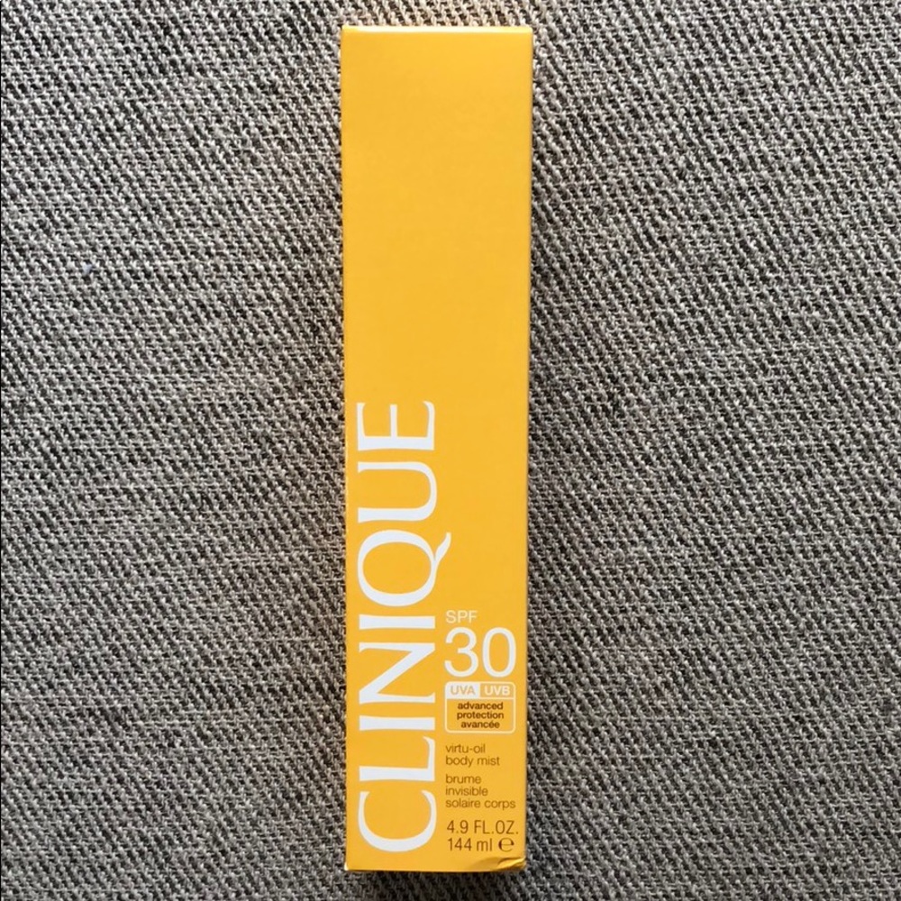 Clinique SPF 30 Virtu-Oil Body Mist